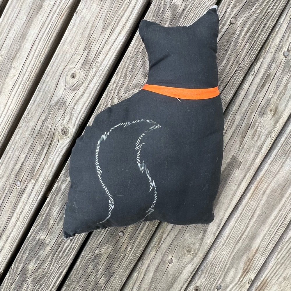 Vintage Halloween Black Cat Pillow with sparkly bow and green eyes - Picture 5 of 5